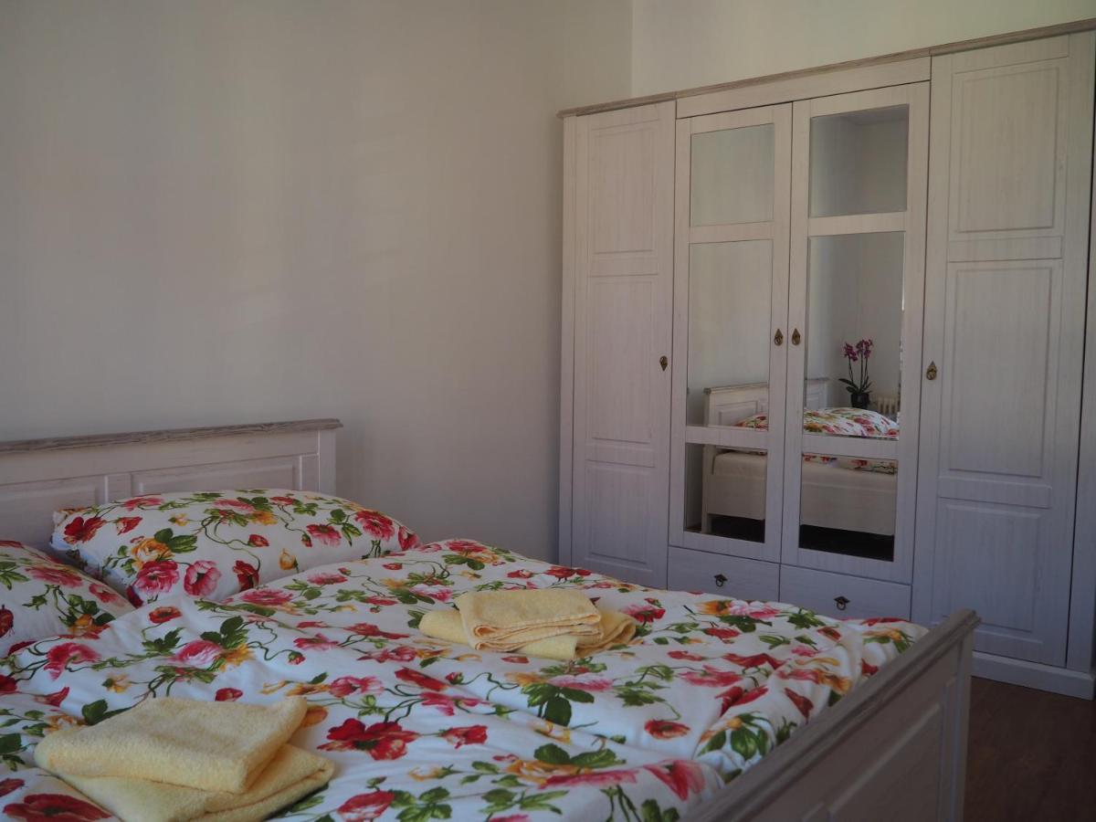 Apartmany Nejdek Exteriör bild